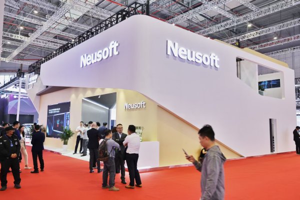 配资APP排名 自主品牌乘用车前装座舱域控制器供应商份额东软摘榜，位居行业第一